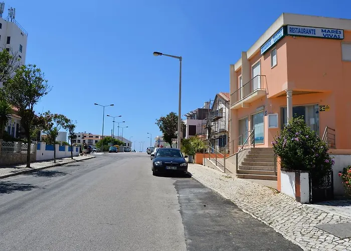 Alojamento de Acomodação e Pequeno-almoço Mares Vivas *